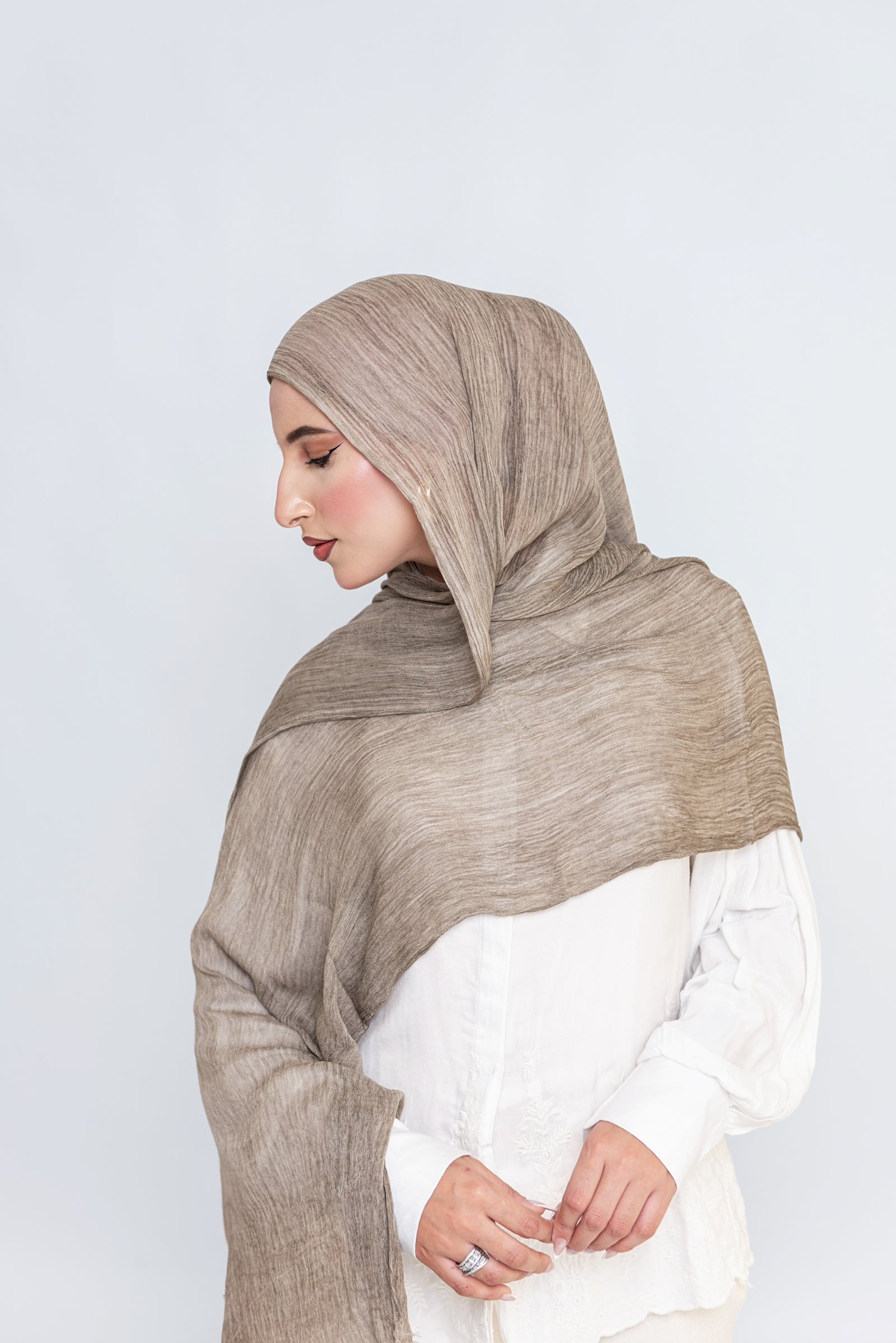 BEIGE TAUPE