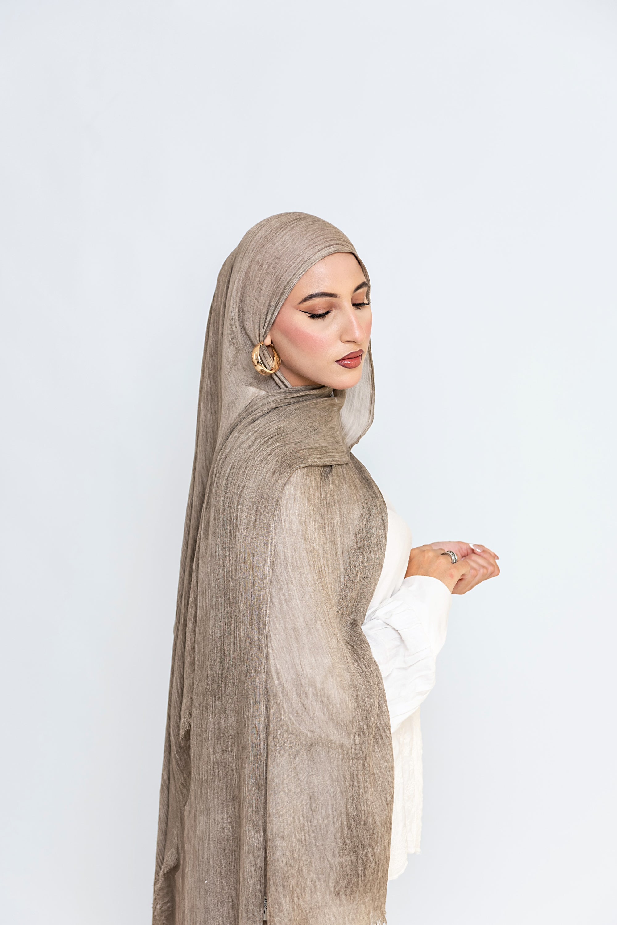 BEIGE TAUPE